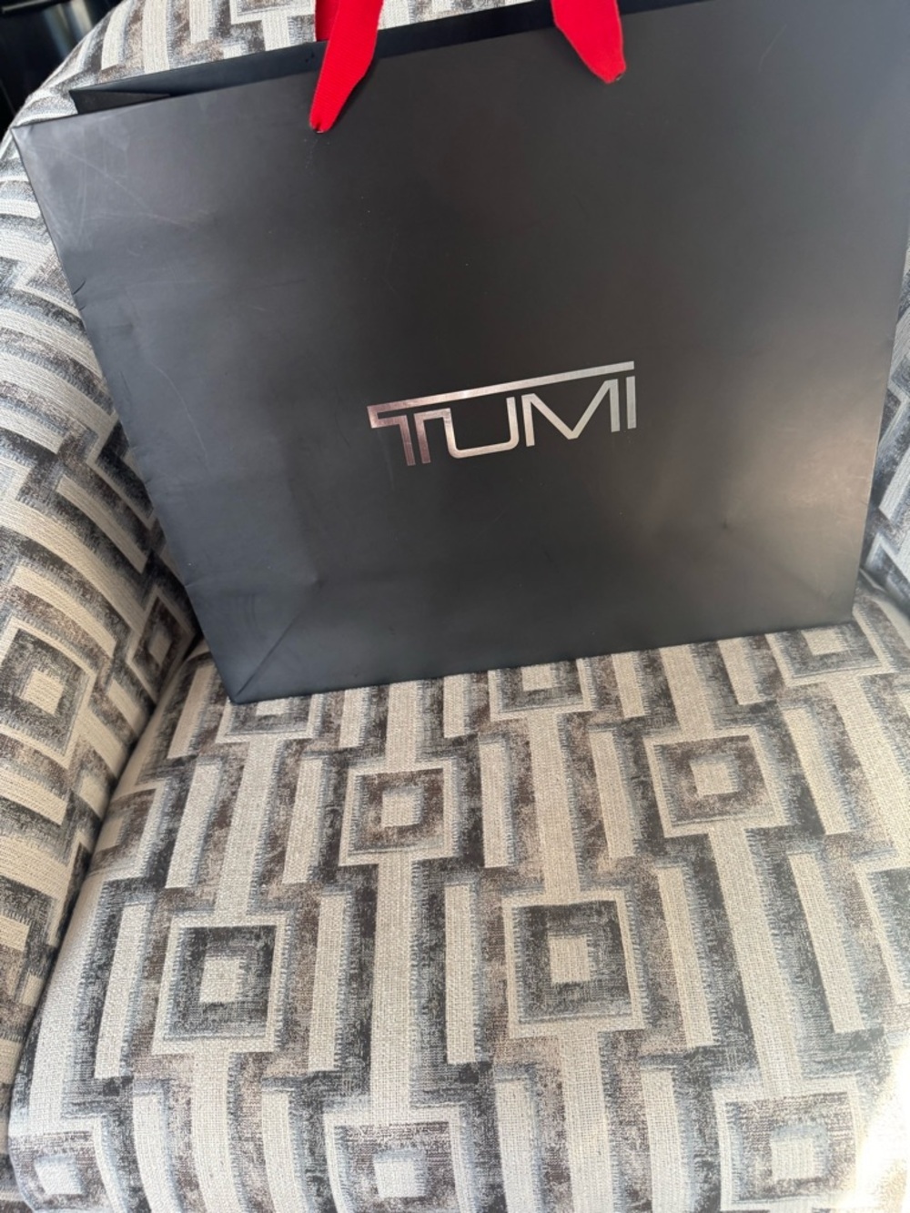 NWOT Tumi Women’s Black Shopping Bag/Gift Bag with Red Ribbon Handles - Picture 2 of 9